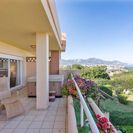 Malibu Penthouse With Jacuzzi And Sea Views By Costarentals - Ref 247
